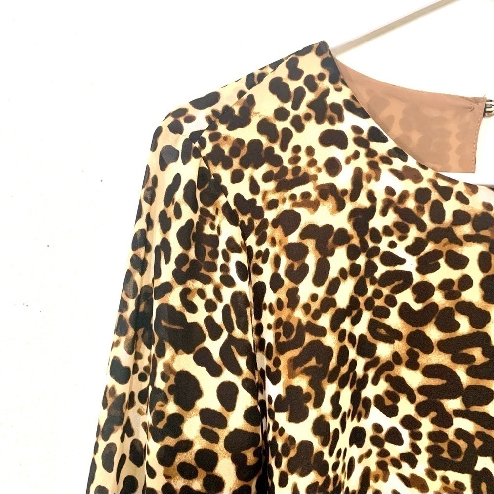ROSE & OLIVE leopard prints pleaded sleeves with bow blouse women’s size M - Picture 5 of 9